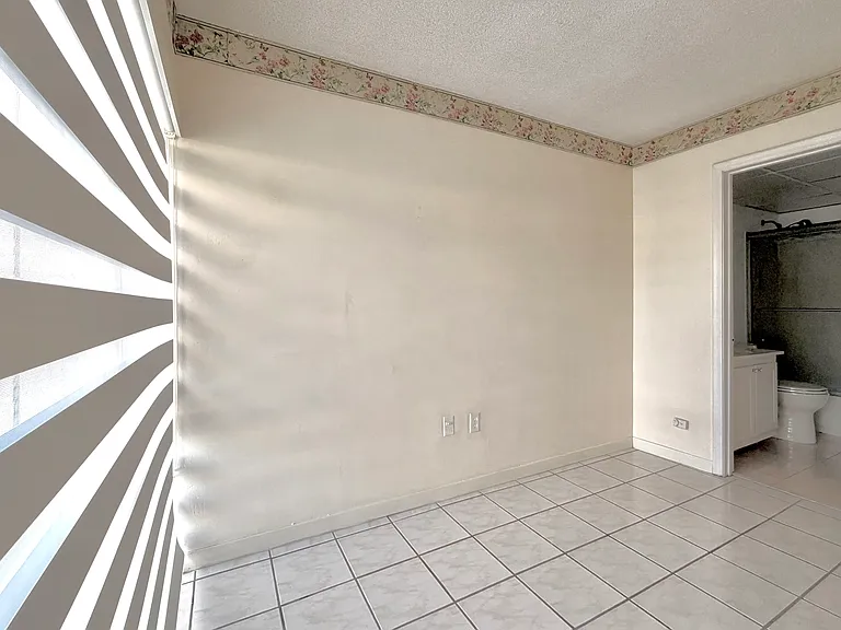 1912 SW 17th Ave #21 — Photo 17