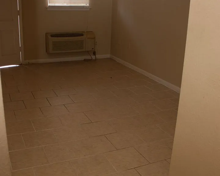 310 Delphine St — Photo 11