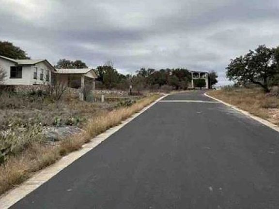Exterior Neighborhood (street photo)