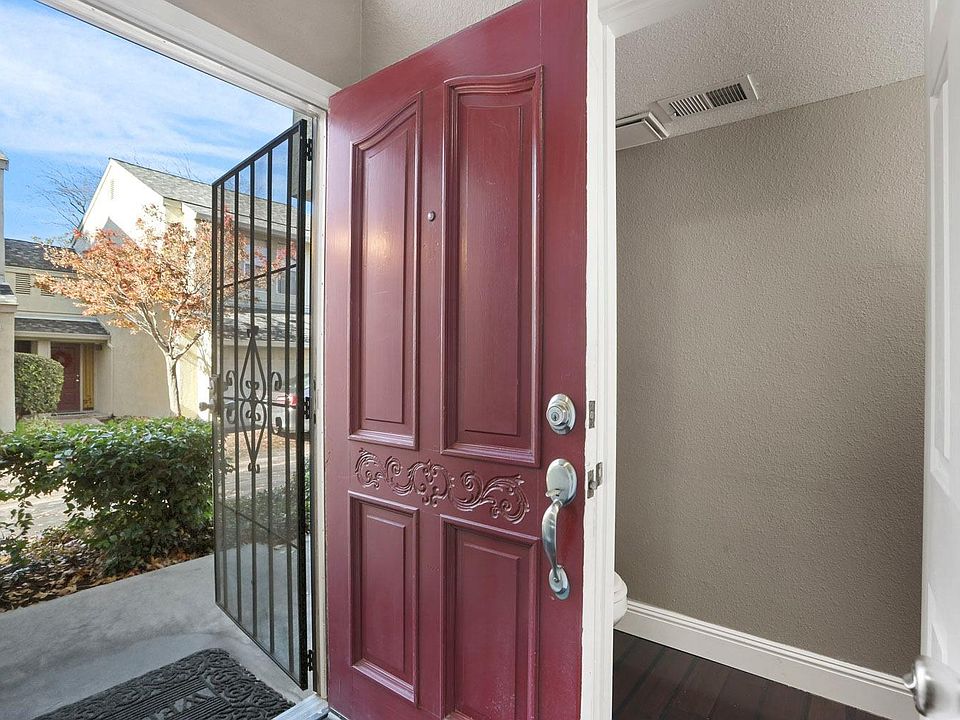 1st image of 1109 E Orangeburg Ave APT 11