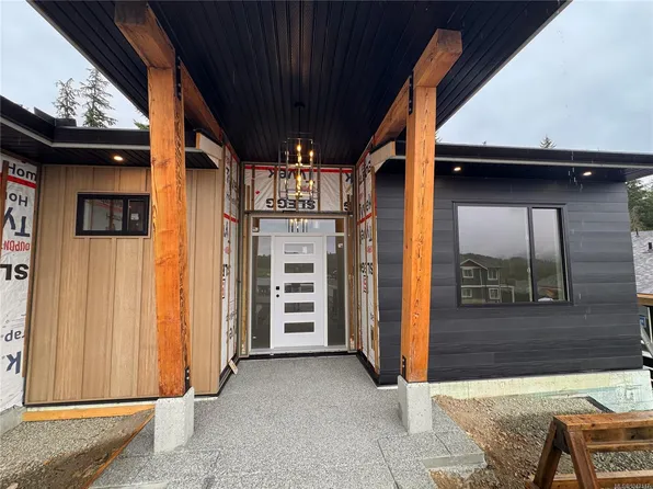 537 Mountain View Dr, Lake Cowichan, BC V0R 2G1