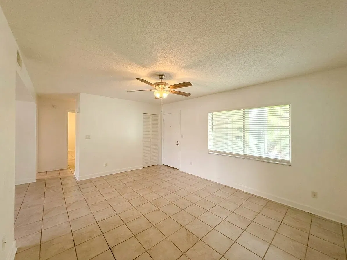 2 bed, 1120 sqft, $1,700 — Photo 4
