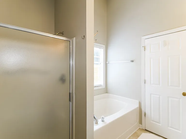 180 Lake Cove Approach — Photo 13