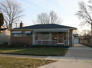 15736 E Thirteen Mile Rd, Roseville, MI