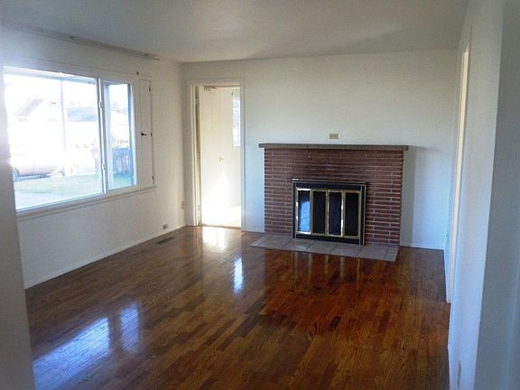 3rd image of 7212 S Warner St