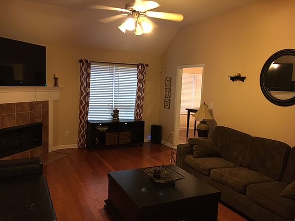 Living room w/ gas fireplace