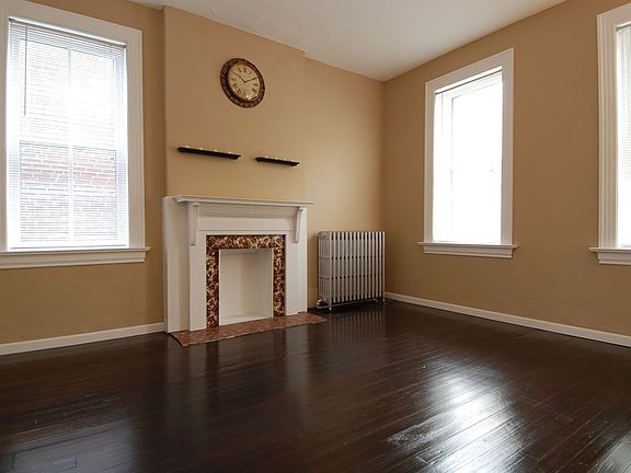 3rd image of 3422 Grace Ave