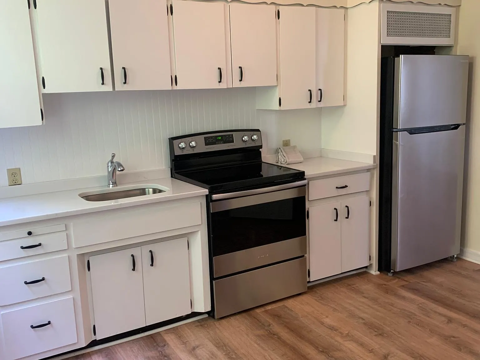 Studio, 490 sqft, $1,600 — Photo 2