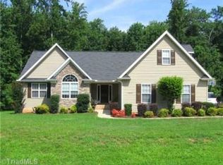 7880 Springdale Meadow Dr, Stokesdale, NC 27357