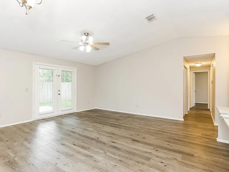 10752 Knottingby Dr — Photo 4