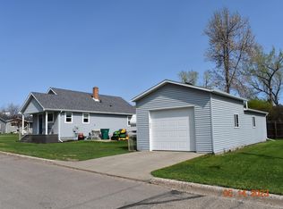 308 3rd St NE, Garrison, ND 58540