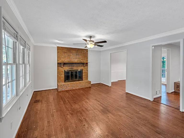 4472 Old Mabry Pl NE — Photo 3