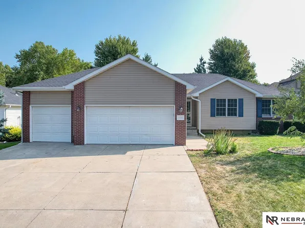 6900 Glass Ridge Dr, Lincoln, NE 68526