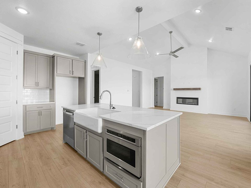 2nd image of 305 Boots Ct