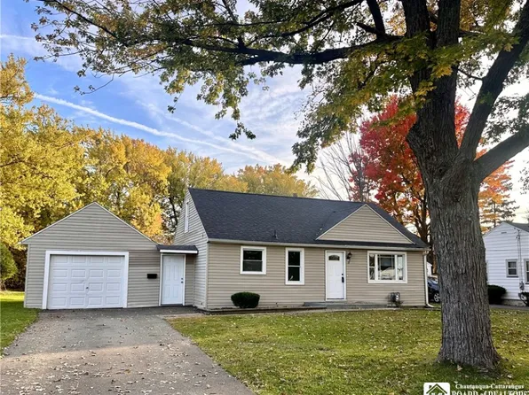 15 Greco Ln, Dunkirk, NY 14048