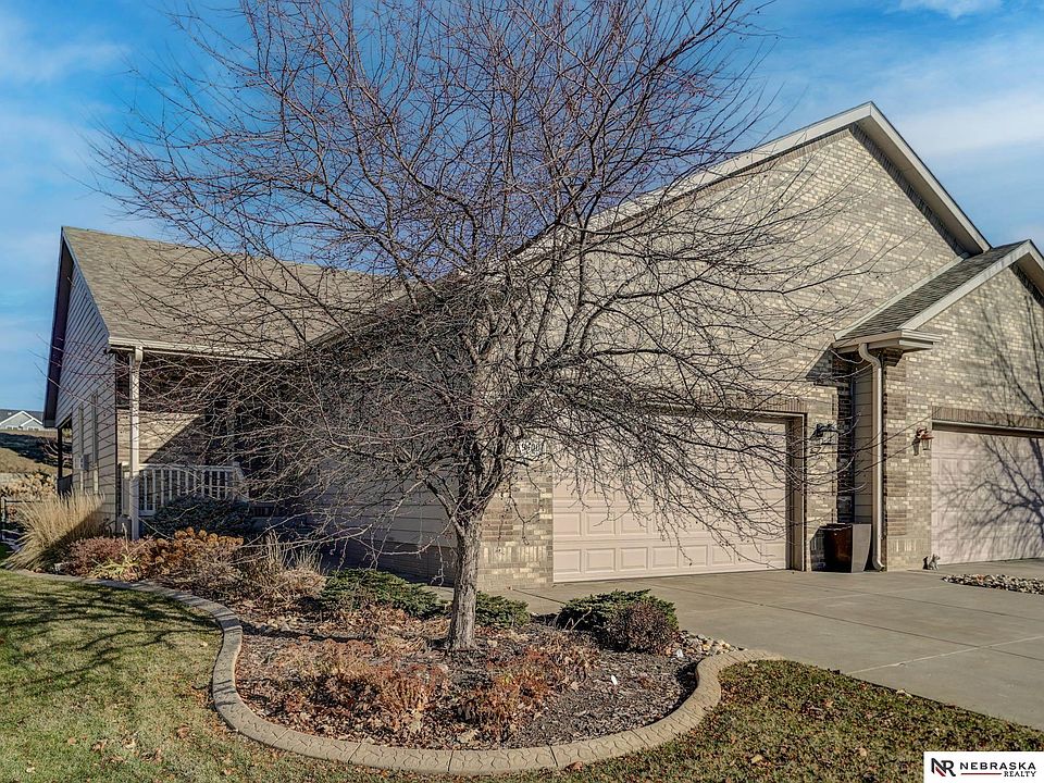 1st image of 9400 Forest Glen Dr