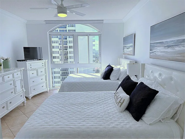 2080 S Ocean Dr #Penthouse 3 — Photo 17
