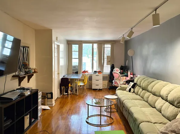 610 Waring Avenue image 3 of 8