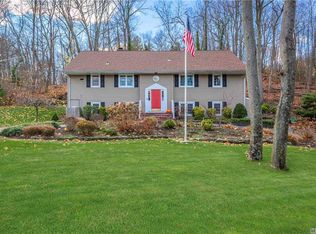 20 Sandy Hollow Rd, Northport, NY 11768