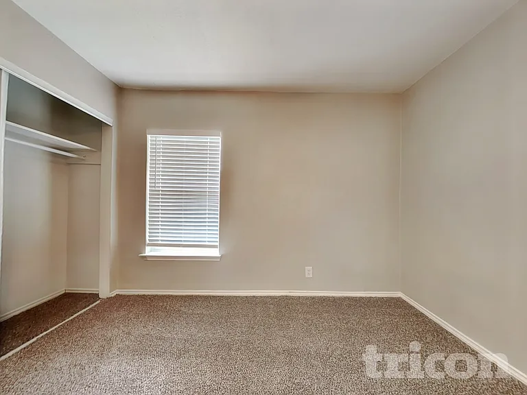 706 Olney Dr — Photo 12