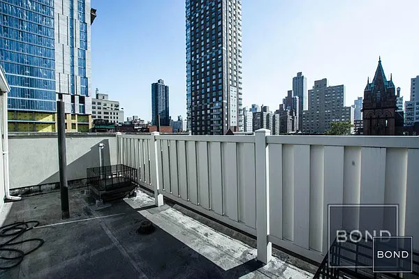 Rented by Bond New York | media 17