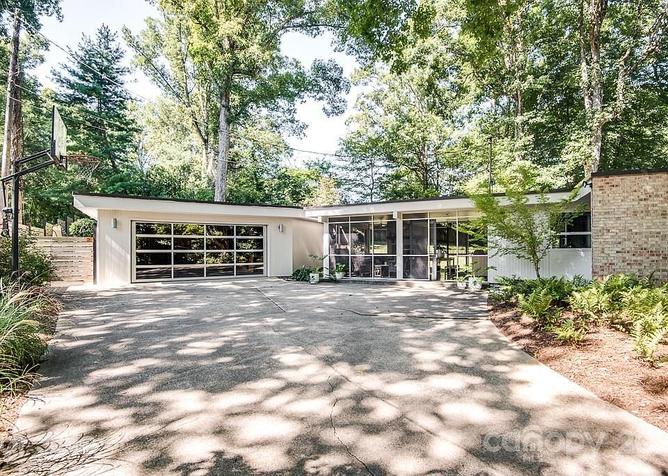 1045 15th Ave NW, Hickory, NC 28601 Zillow