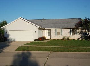 1204 Center St, Mahomet, IL 61853