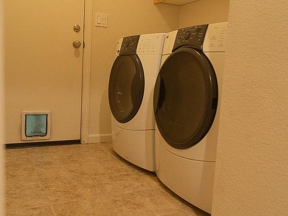 4th image of 9833 Imperia Ct