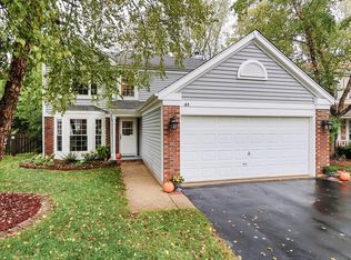 65 Hummingbird Ln, Streamwood, IL 60107