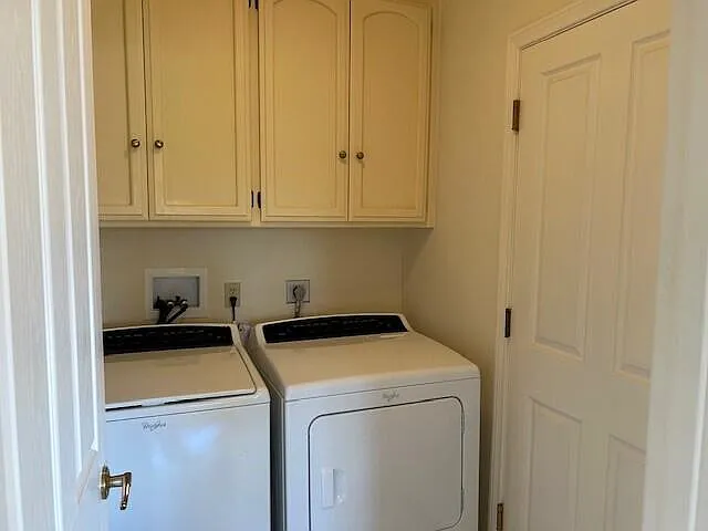 692 Hillside Dr — Photo 25