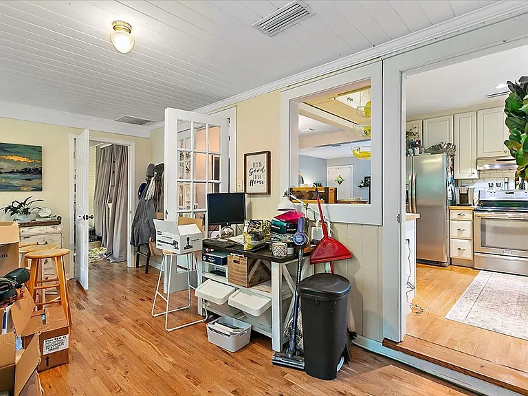 4527 Peachtree Cir E — Photo 8