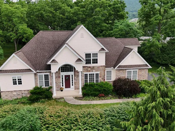248 Ivy Hill Dr, State College, PA 16801