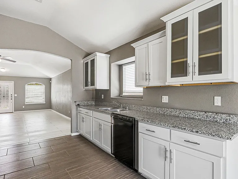 14609 Carlo Alvarado Dr — Photo 18