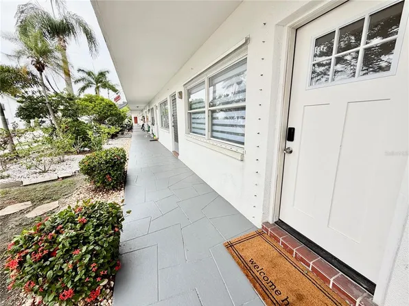 1900 58th Ave N APT 10, Saint Petersburg, FL 33714