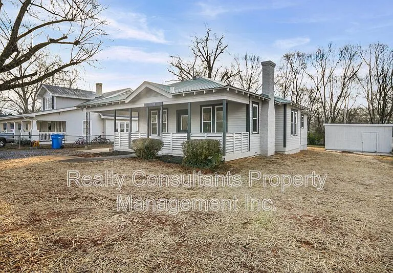 1703 Lowder St — Photo 4