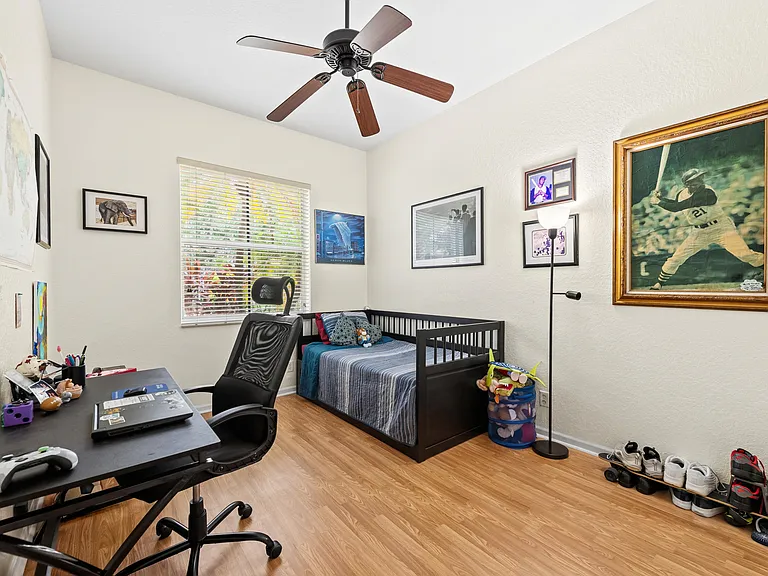 828 Vanda Ter — Photo 19