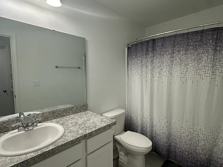 405 Madison Dr — Photo 9