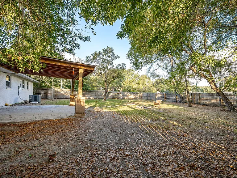 201 Audrey Cir — Photo 44
