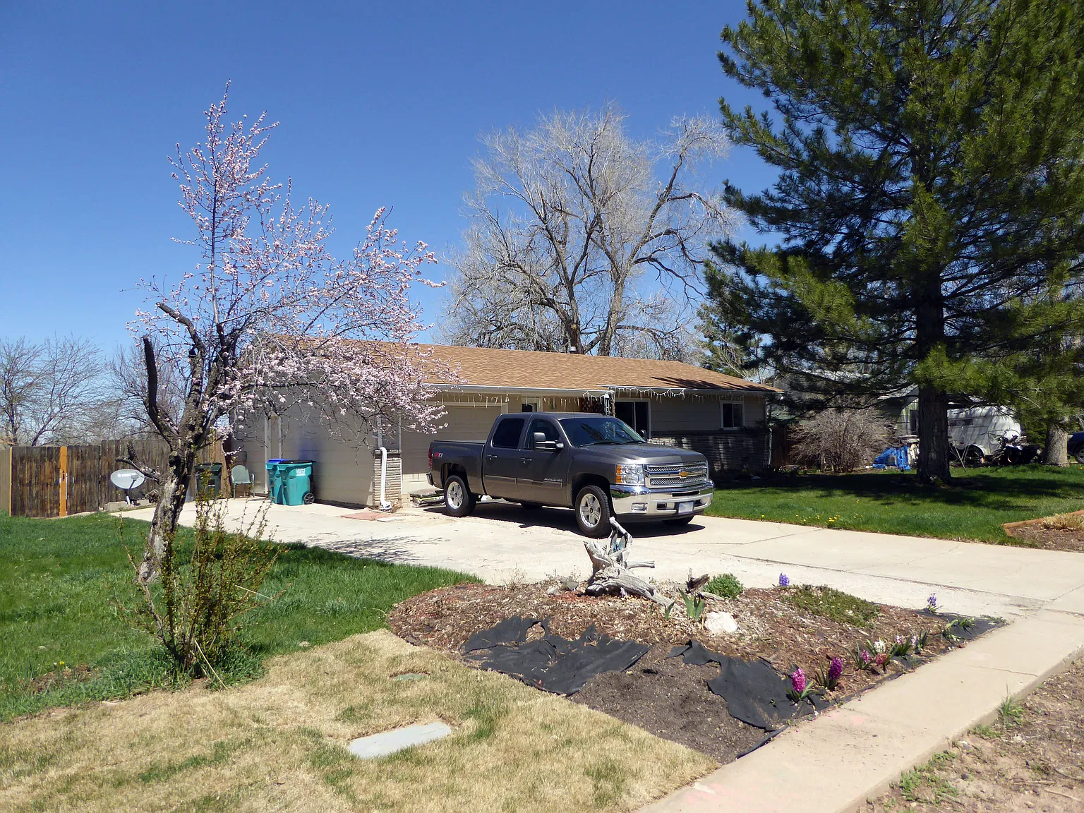 2 bed, 1060 sqft, $1,550 — Photo 1