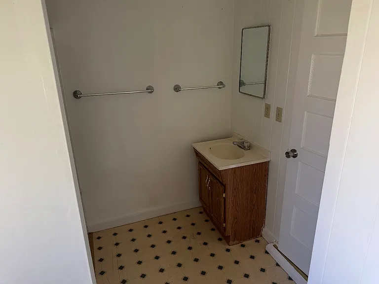 2313 Stites Ave — Photo 7