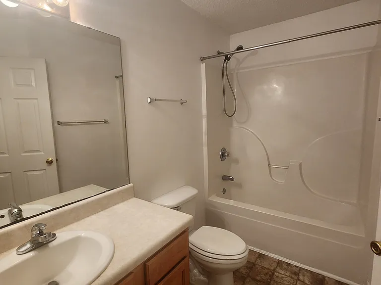 2170 Tom St — Photo 15