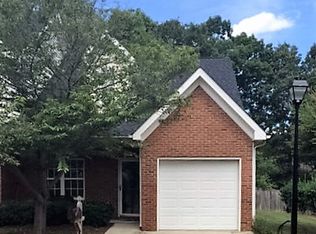 2220 Lennoxshire Square Ct, Charlotte, NC 28210