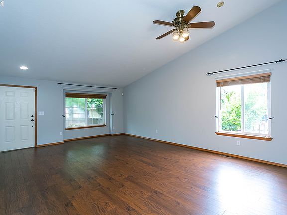 5th image of 3010 NE Kaster Dr