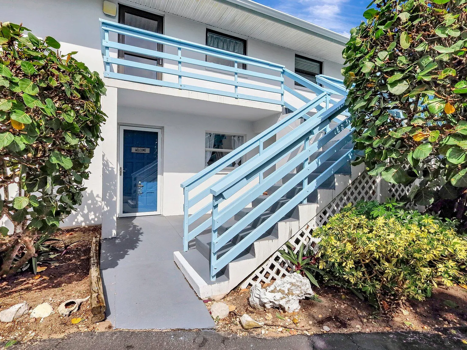 2 bed, 2.0 bath, 897 sqft, $3,500 — Photo 1