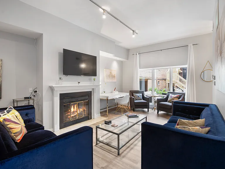 419 W Oakdale Ave #CH — Photo 4