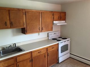 4 Bridge St, New Hartford, CT 06057