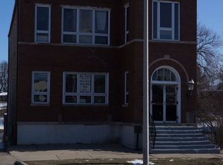 4 Crystal St, Cary, IL 60013