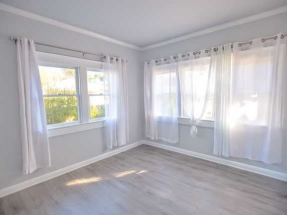 5th image of 652 N Marengo Ave APT 102