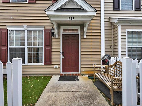 3rd image of 1315 Teton Cir