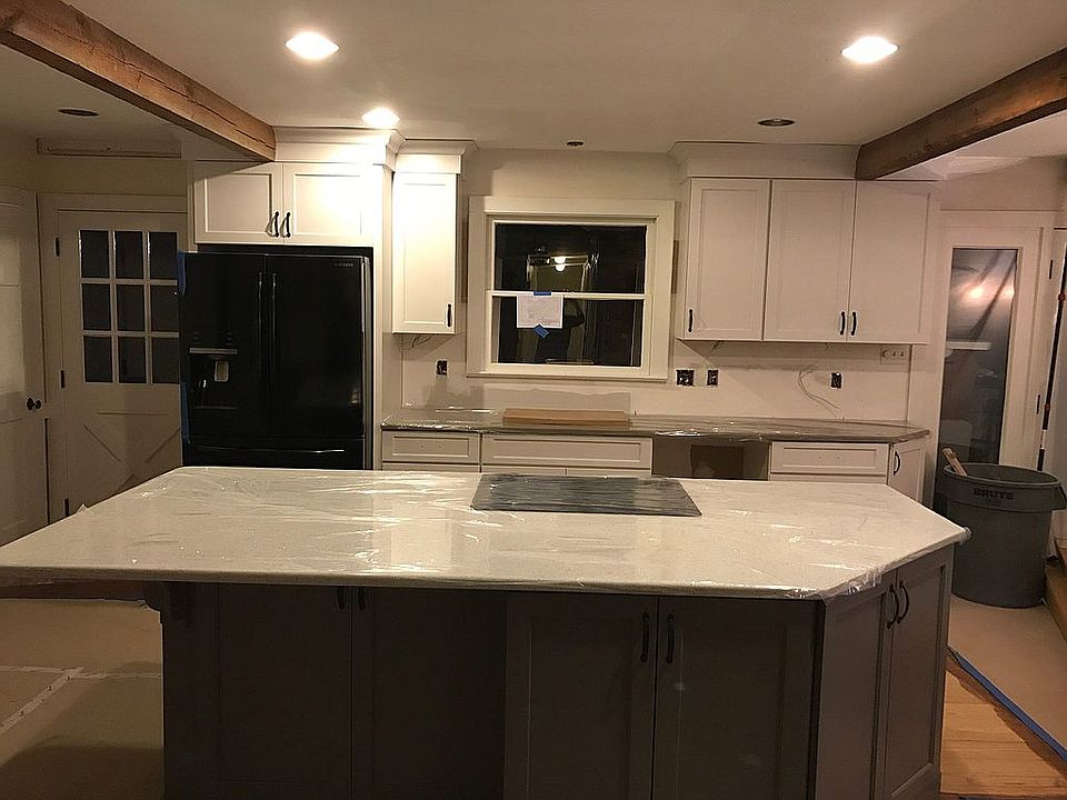 Large Quartz Island + Beams